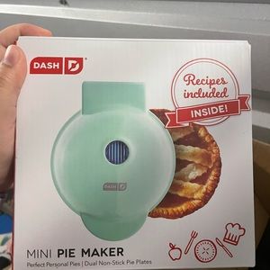 New unused pie maker